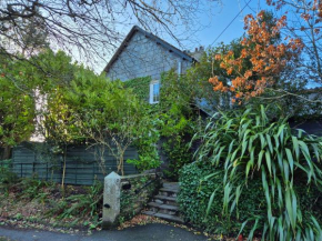 Peaceful Self-contained room near Looe with EV point